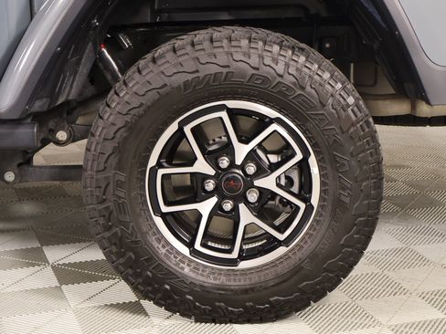 Used 2025 Jeep Gladiator Rubicon image 19