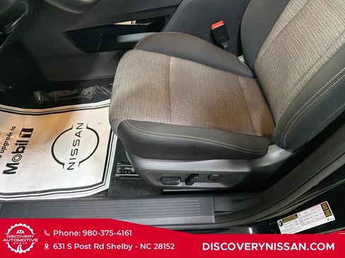 Certified 2023 Nissan Rogue SV FWD image 12