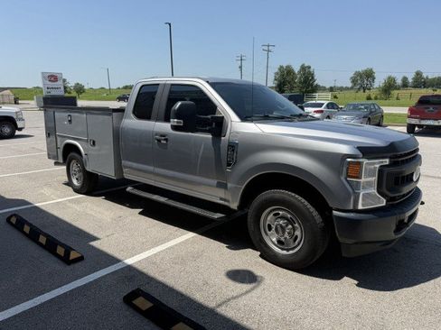 Used 2020 Ford F250 XL w/ Power Equipment Group RWD image 3