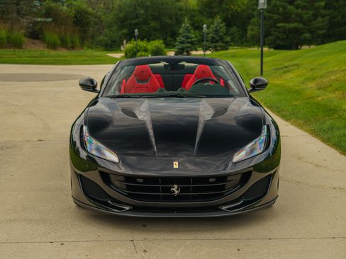 Used 2019 Ferrari Portofino RWD image 24