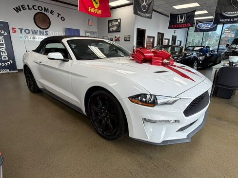 Used 2018 Ford Mustang Premium w/ Black Accent Package RWD image 9