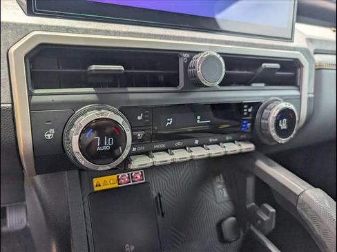 Used 2025 Toyota Tacoma 4x4 Double Cab Hybrid image 17