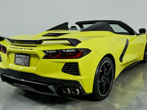 Used 2021 Chevrolet Corvette Stingray Premium Conv w/ Z51 Performance Package image 12