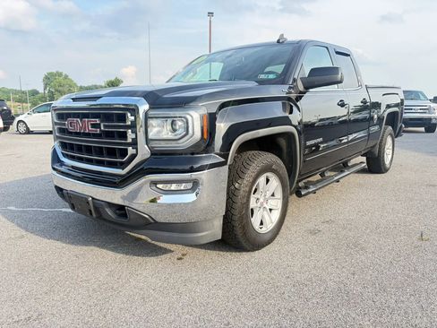 Used 2017 GMC Sierra 1500 SLE w/ SLE Value Package AWD/4WD image 4