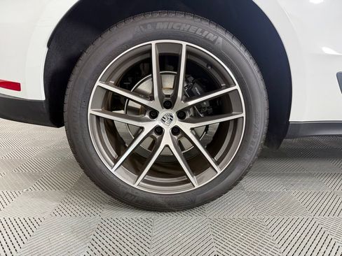 Certified 2026 Porsche Macan AWD/4WD image 13