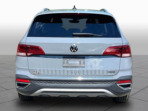 Used 2023 Volkswagen Taos SE AWD/4WD image 5