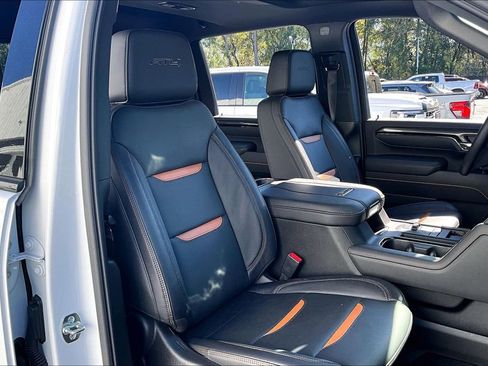 Used 2025 GMC Sierra 2500 AT4 w/ AT4 Premium Plus Package image 28