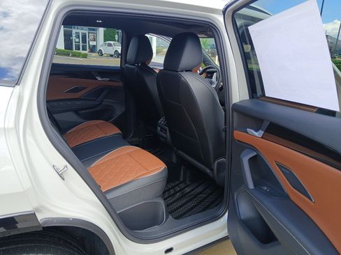 New 2026 Volkswagen Tiguan SEL R-Line AWD/4WD image 25