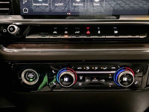 Used 2024 GMC Sierra 1500 SLT image 32