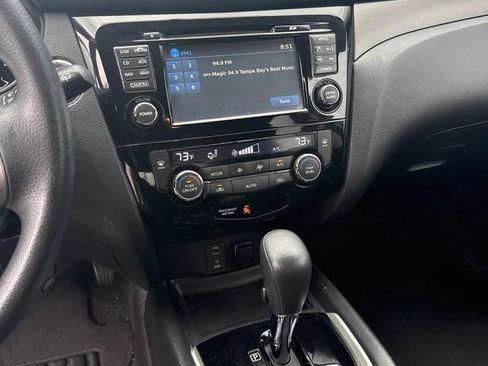 Used 2014 Nissan Rogue SV w/ SV Premium Package FWD image 12