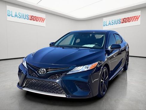 Used 2020 Toyota Camry XSE image 7