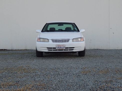 Used 1998 Toyota Camry LE image 8