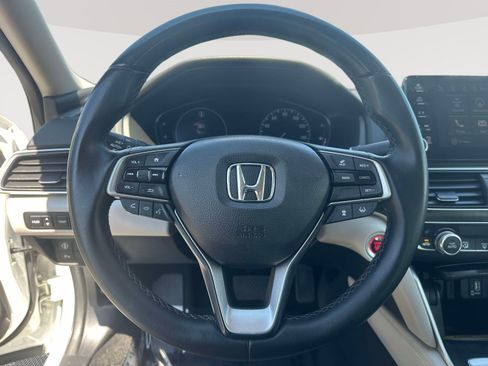 Used 2018 Honda Accord Touring image 15