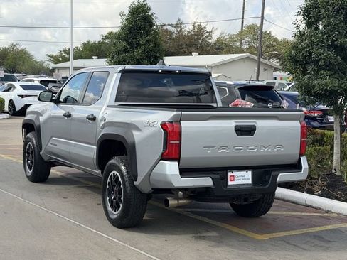 Certified 2024 Toyota Tacoma TRD Off-Road AWD/4WD image 5