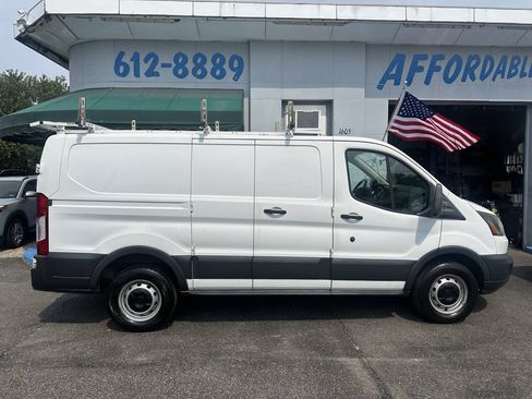 Used 2015 Ford Transit 250 130 Low Roof RWD image 7