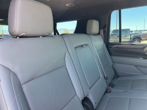 Used 2024 Chevrolet Suburban LT image 25