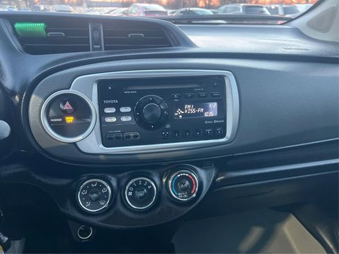 Used 2014 Toyota Yaris LE image 19