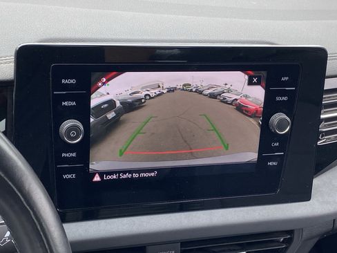 Used 2025 Volkswagen Jetta SE FWD image 7