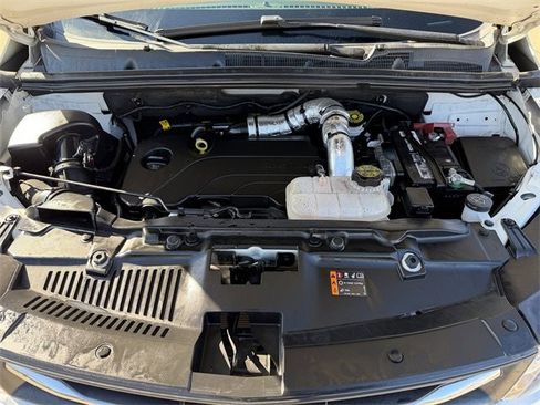 Used 2022 Chevrolet Trax LT w/ LT Convenience Package image 29