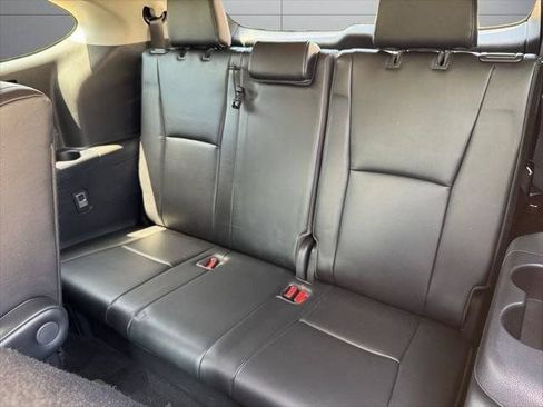 Used 2022 Toyota Highlander XLE AWD/4WD image 78