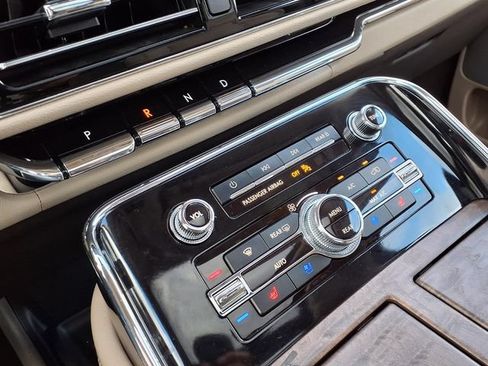 Used 2023 Lincoln Navigator Reserve RWD image 13
