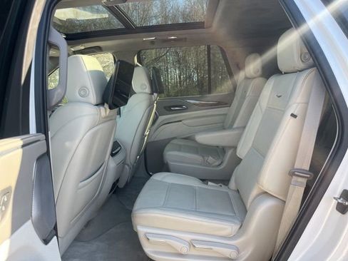 Certified 2023 Cadillac Escalade Sport Platinum image 46