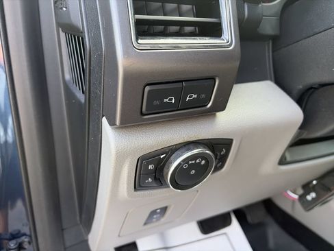 Used 2017 Ford F150 XLT w/ Equipment Group 302A Luxury RWD image 20