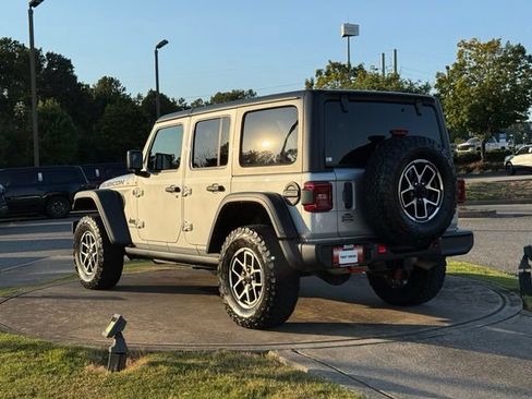 Used 2024 Jeep Wrangler Unlimited Rubicon w/ Technology Group AWD/4WD image 5