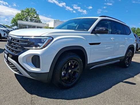 New 2026 Volkswagen Atlas Peak Edition AWD/4WD image 2