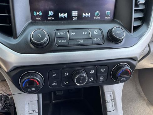 Used 2019 GMC Acadia SLT image 36