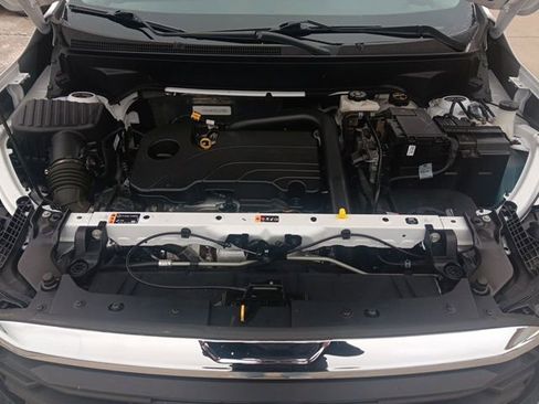 Used 2024 GMC Terrain SLE w/ Driver Convenience Package image 39