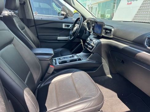 Used 2022 Ford Explorer XLT w/ Equipment Group 202A image 2