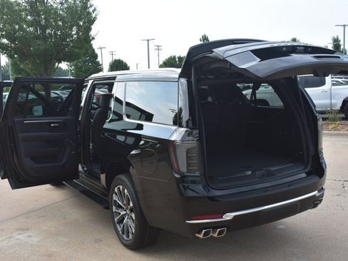 New 2026 Chevrolet Suburban High Country AWD/4WD image 18