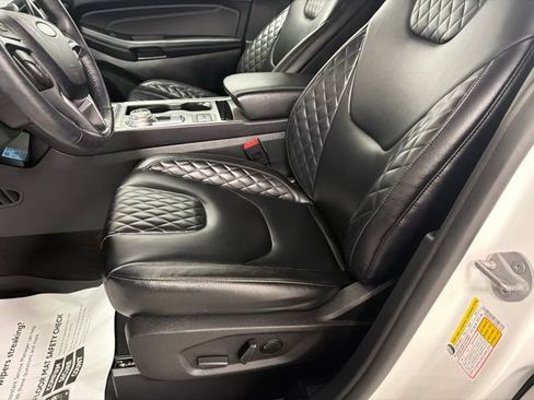 Used 2023 Ford Edge Titanium w/ Class II Trailer Tow Package AWD/4WD image 34
