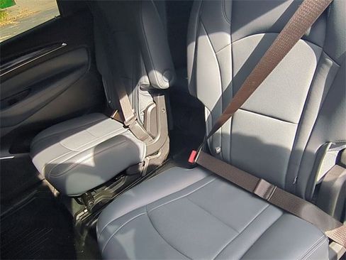 Used 2022 Buick Enclave Essence w/ Sport Touring Edition image 22