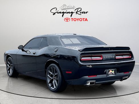 Used 2019 Dodge Challenger SXT w/ Blacktop Package RWD image 2