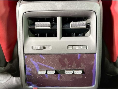 Certified 2024 Porsche Macan 4 Electric image 25