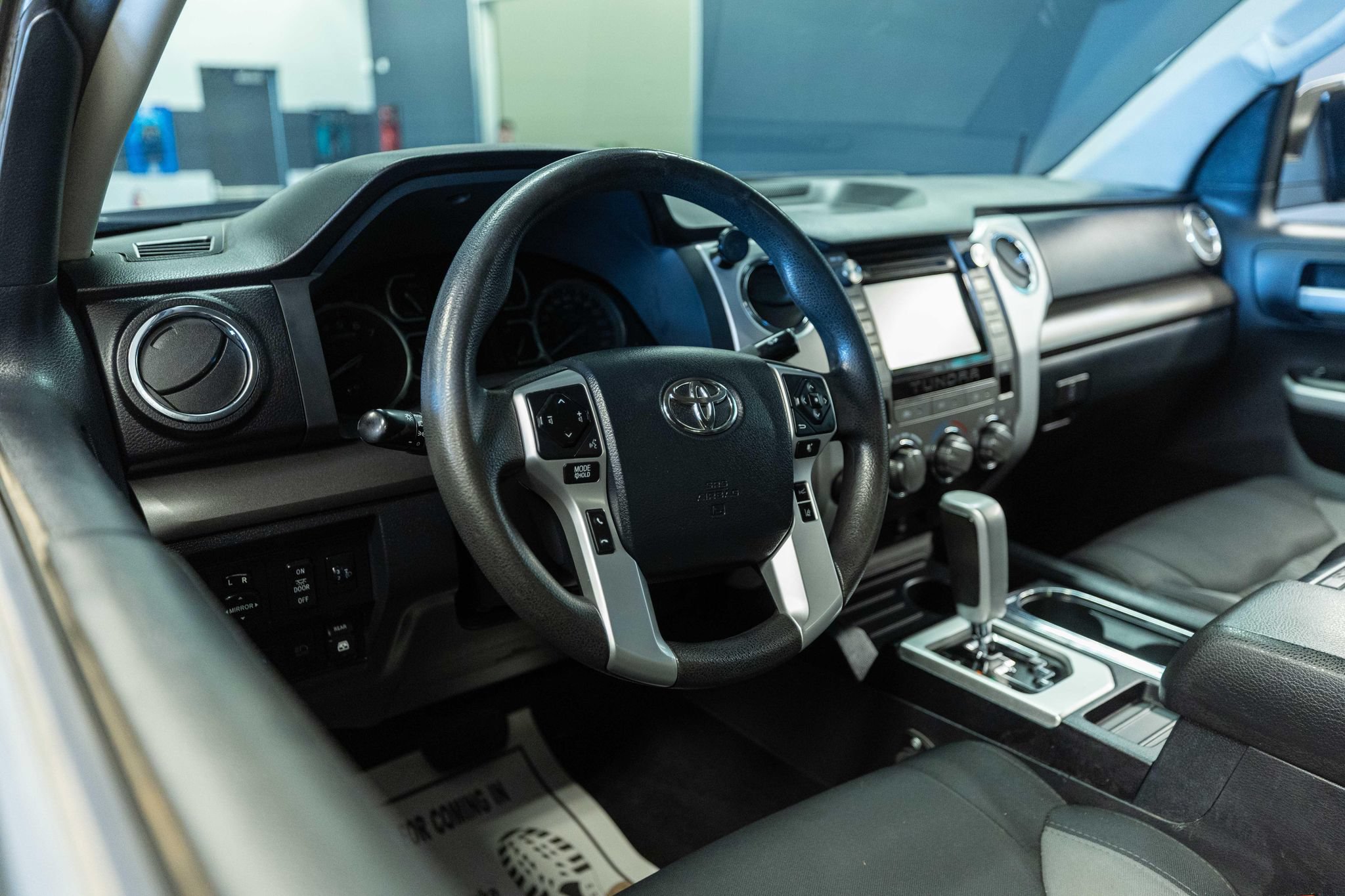 Used 2019 Toyota Tundra SR5 AWD/4WD image 10