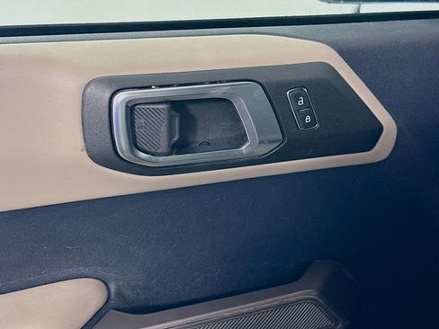 Used 2021 Ford Bronco Wildtrak image 19