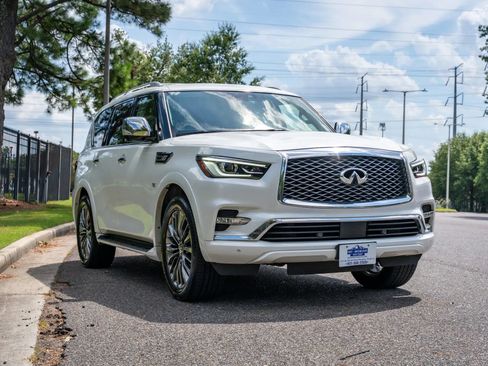 Used 2019 INFINITI QX80 Luxe w/ 22" Wheel Package AWD/4WD image 3