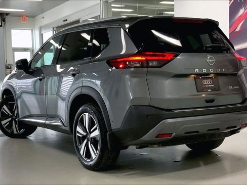 Used 2023 Nissan Rogue SL w/ SL Premium Package image 4