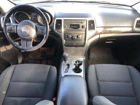 Used 2012 Jeep Grand Cherokee Laredo w/ Laredo E Group image 11