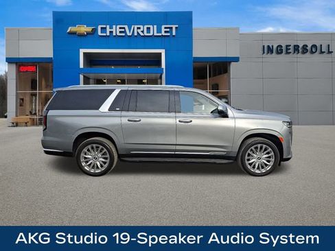 Used 2024 Cadillac Escalade ESV Premium Luxury image 10