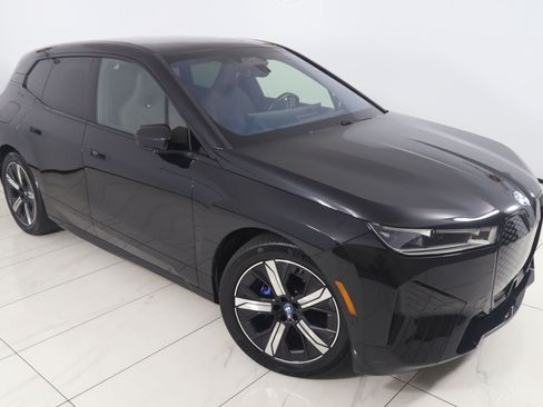 Used 2023 BMW iX xDrive50 w/ Premium Package AWD/4WD image 20