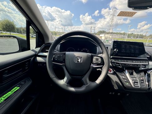 New 2026 Honda Odyssey Touring image 30