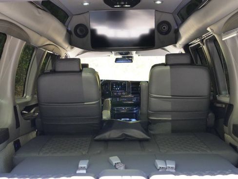 Used 2025 Chevrolet Express 2500 w/ Driver Convenience Package image 35