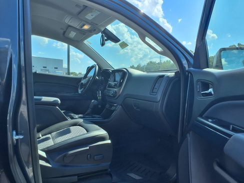 Used 2020 Chevrolet Colorado Z71 AWD/4WD image 24