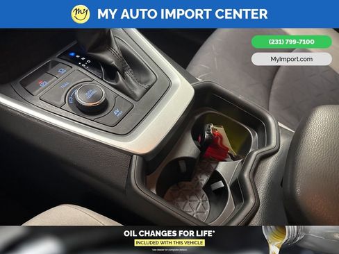 Used 2020 Toyota RAV4 XLE image 23