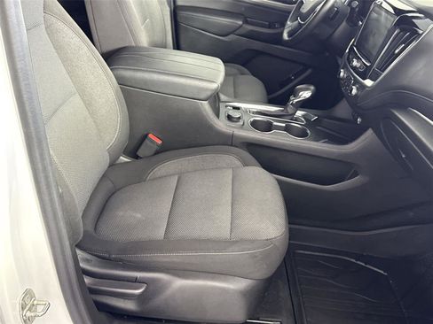 Used 2023 Chevrolet Traverse LT AWD/4WD image 15