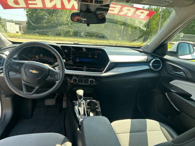 Used 2024 Chevrolet Trax LT FWD image 34